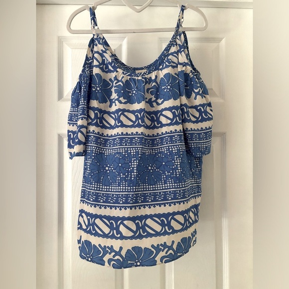 Beautiful Blouse - Picture 1 of 3